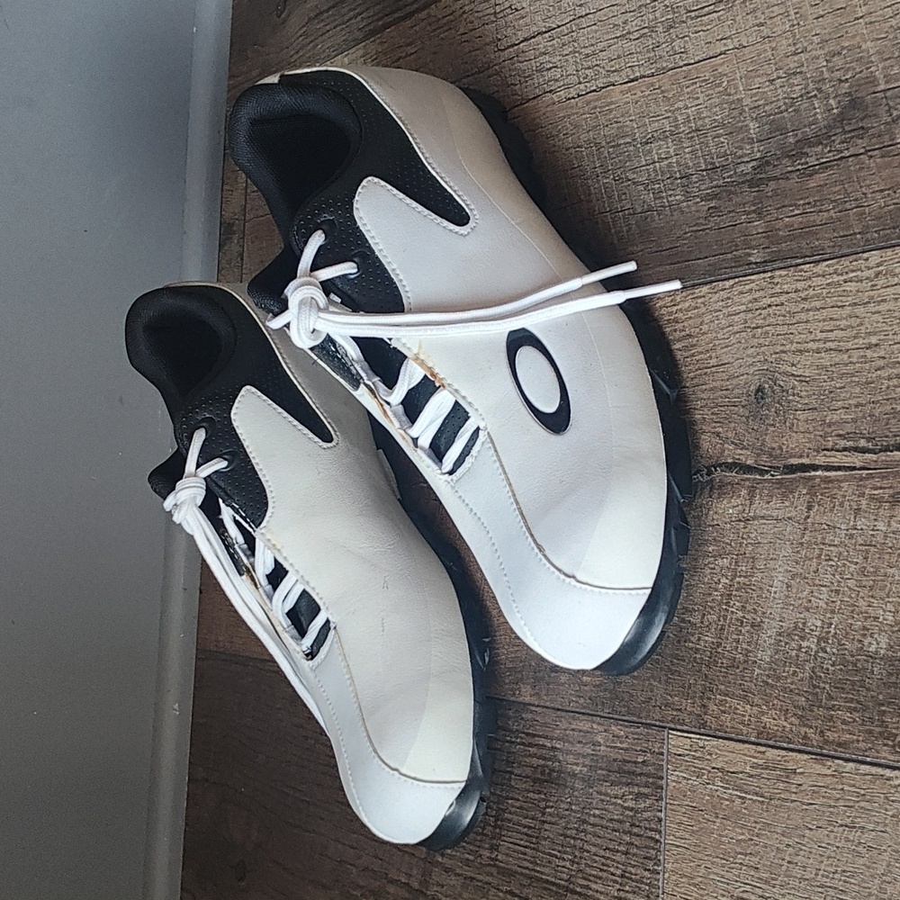 Men's Oakley Holdover Golf Shoes Size #11 NWOT